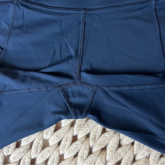 Lululemon fast & free biker short 6” size 4, navy - Picture 6 of 8